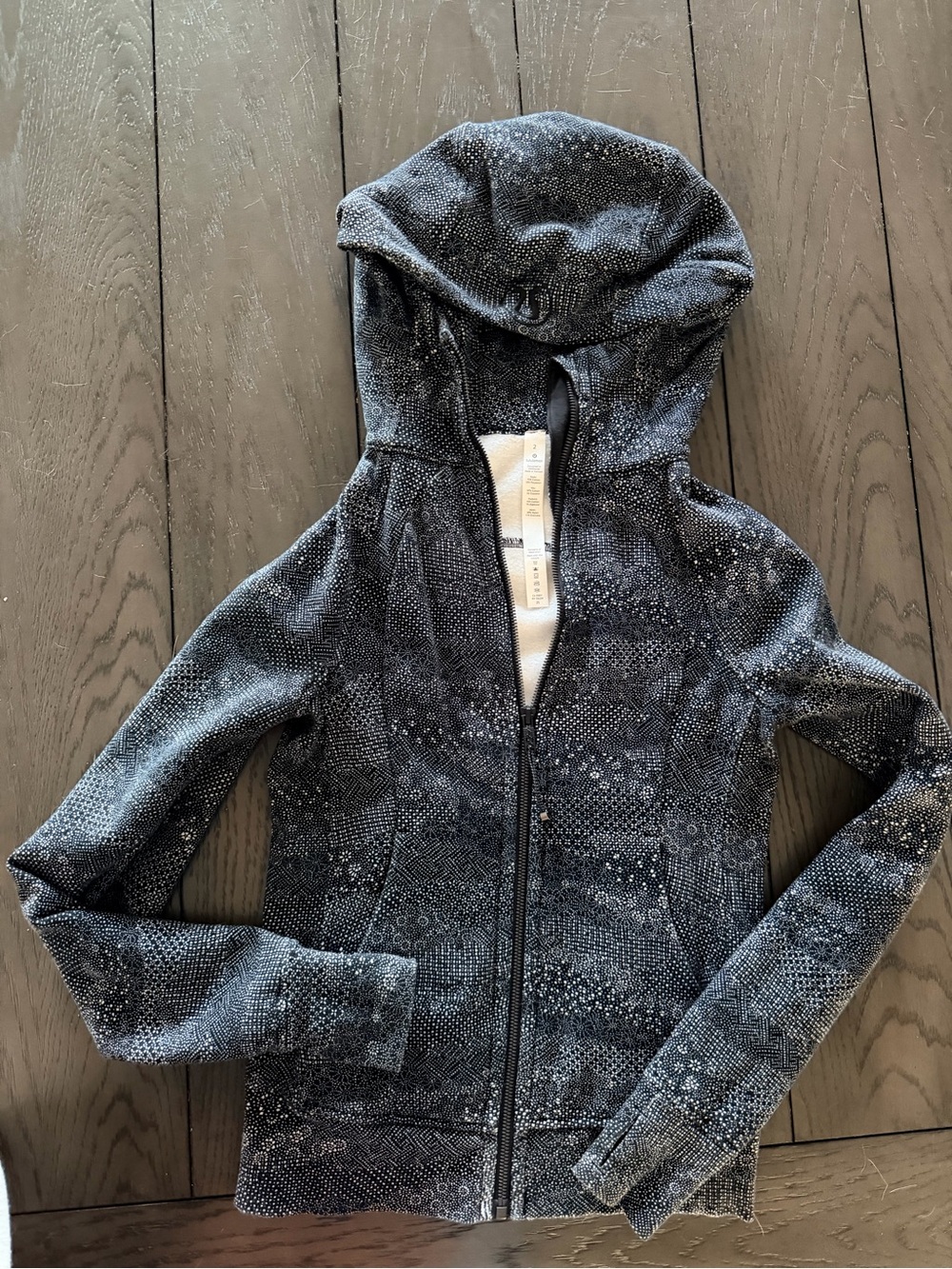 Lululemon Scuba Hoodie Light Cotton
Fleece - 2
Meisai White